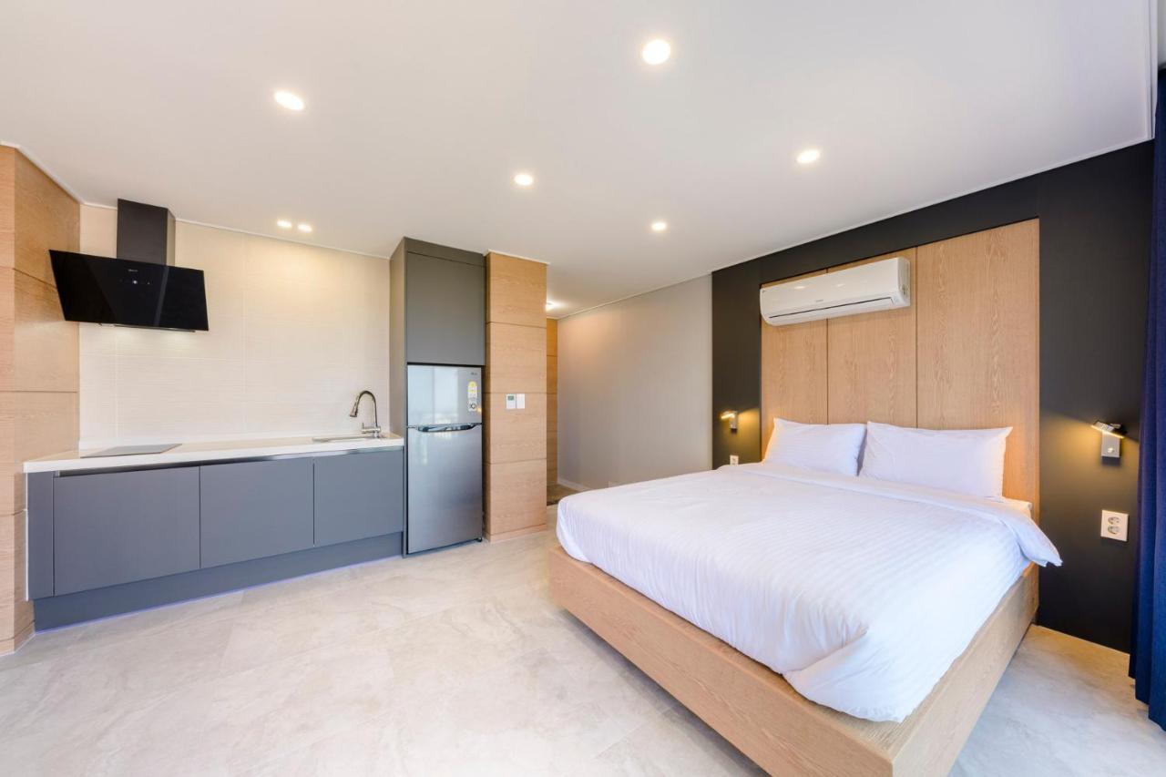 Cadelhas Hotel Jeju Exterior photo
