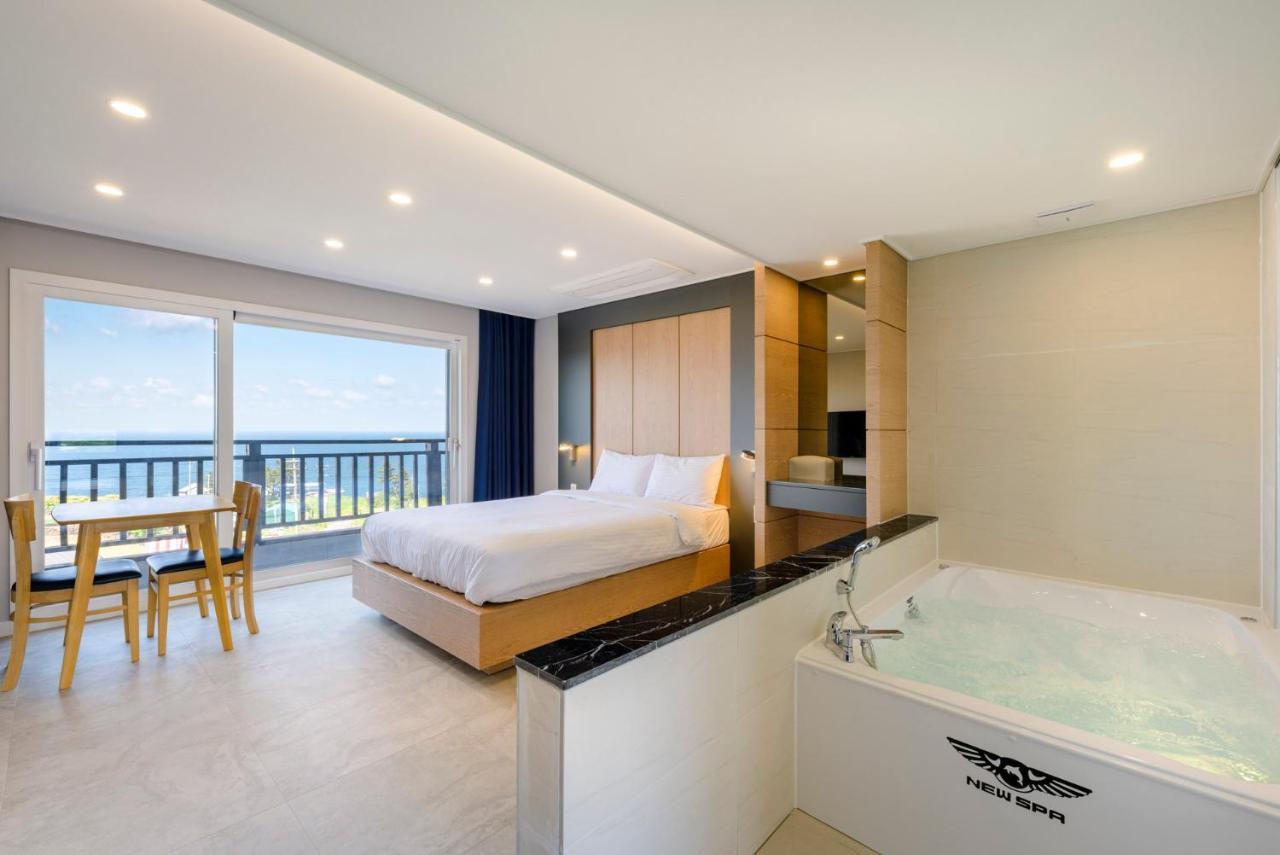 Cadelhas Hotel Jeju Exterior photo