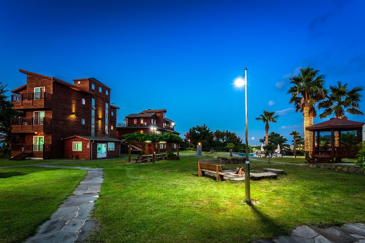 Cadelhas Hotel Jeju Exterior photo