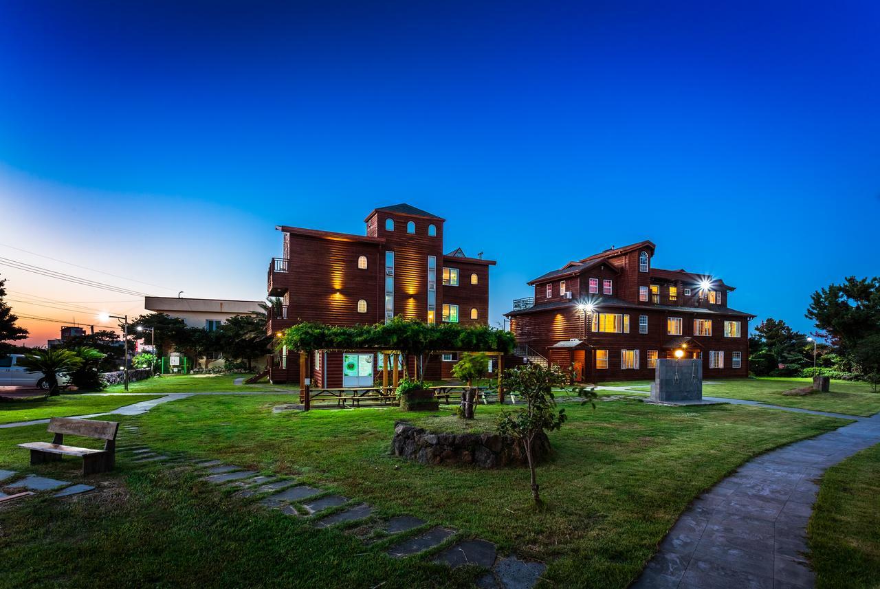 Cadelhas Hotel Jeju Exterior photo